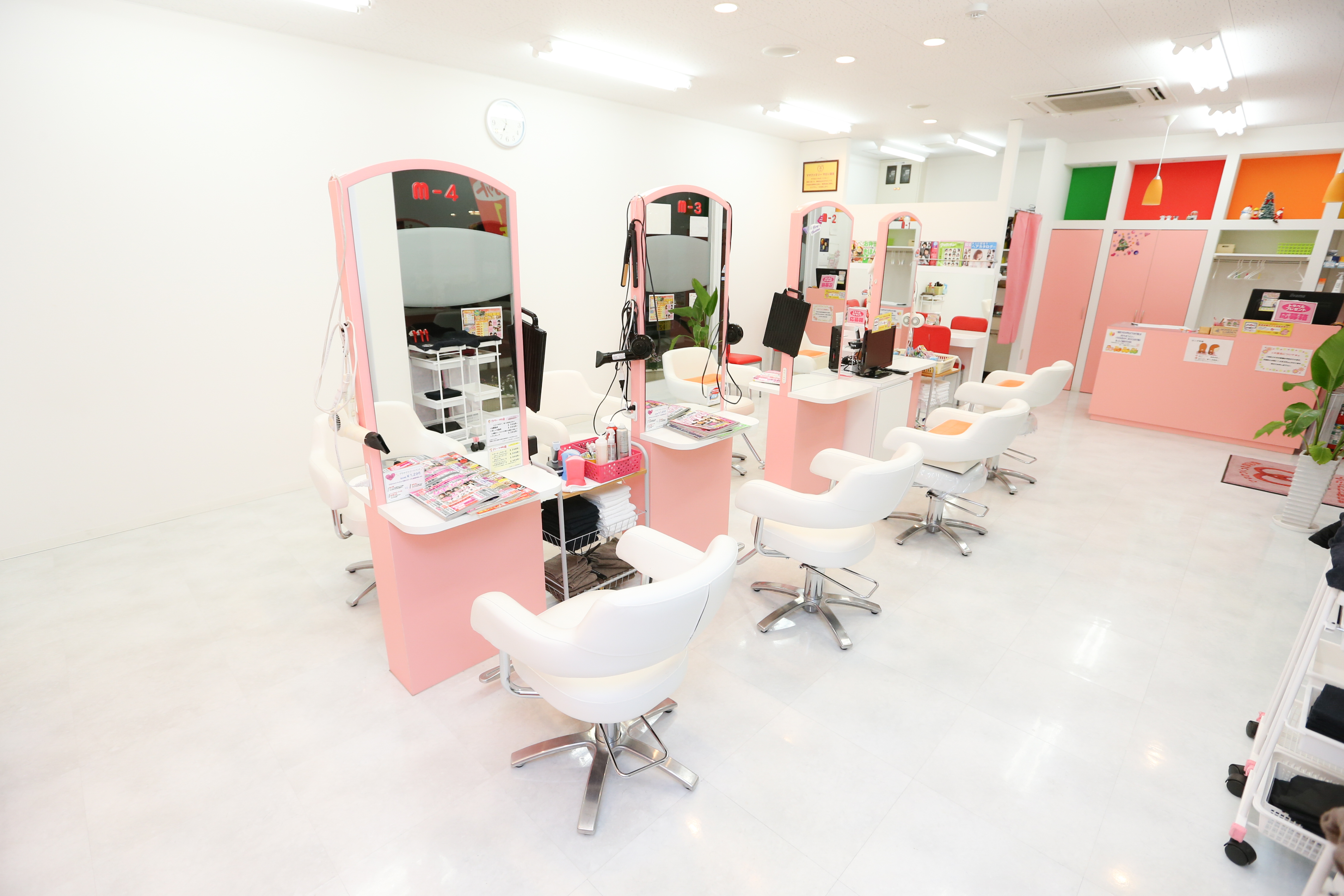 夢咲店の店内と施術スペース
